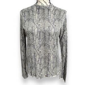 August Silk M Gray Snakeskin‎ Animal Print 100% Silk Knit Top Career Office Work